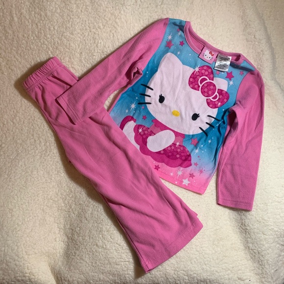Hello Kitty Pajamas, size 4T/4/5 - Picture 2 of 5